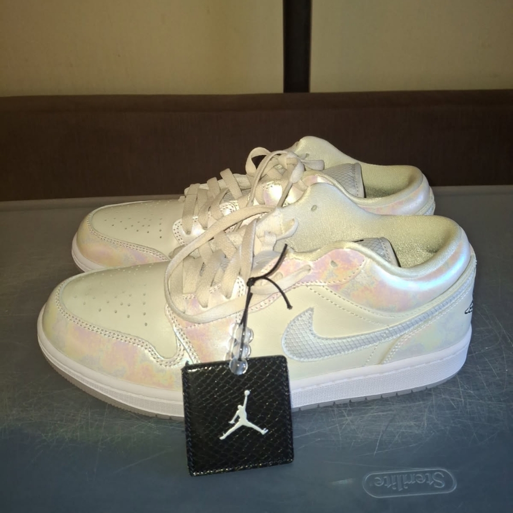 New Air Jordan, Pearl Merallic Sneaker